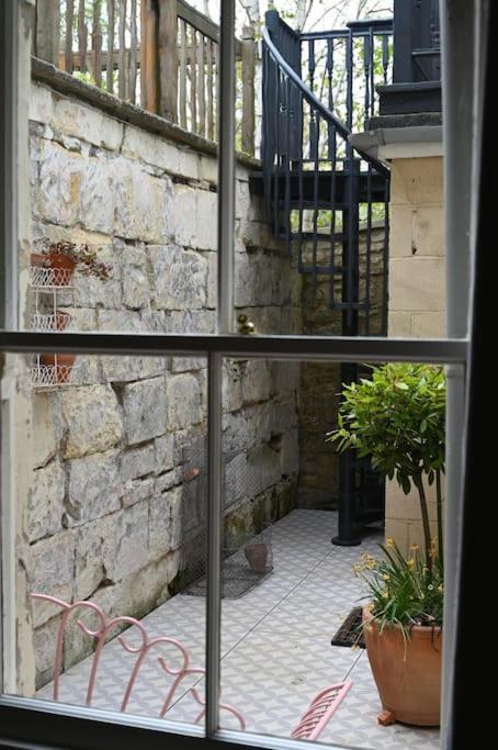 Primrose Cottage - With Private Courtyard & Sun Terrace In Central Bath Exterior photo